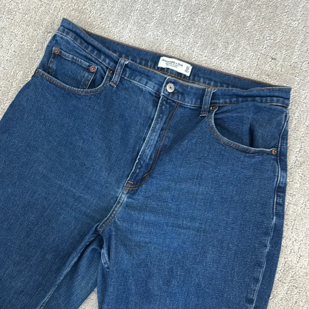 Abercrombie & Fitch “Ankle Straight Ultra High Rise” jeans denim medium wash - Picture 3 of 7